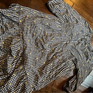 Old navy gingham daisy embroidered summer dress great condition large L maxi
